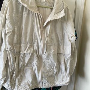 Lululemon light weight windbreaker. Cream color, foldable size 8